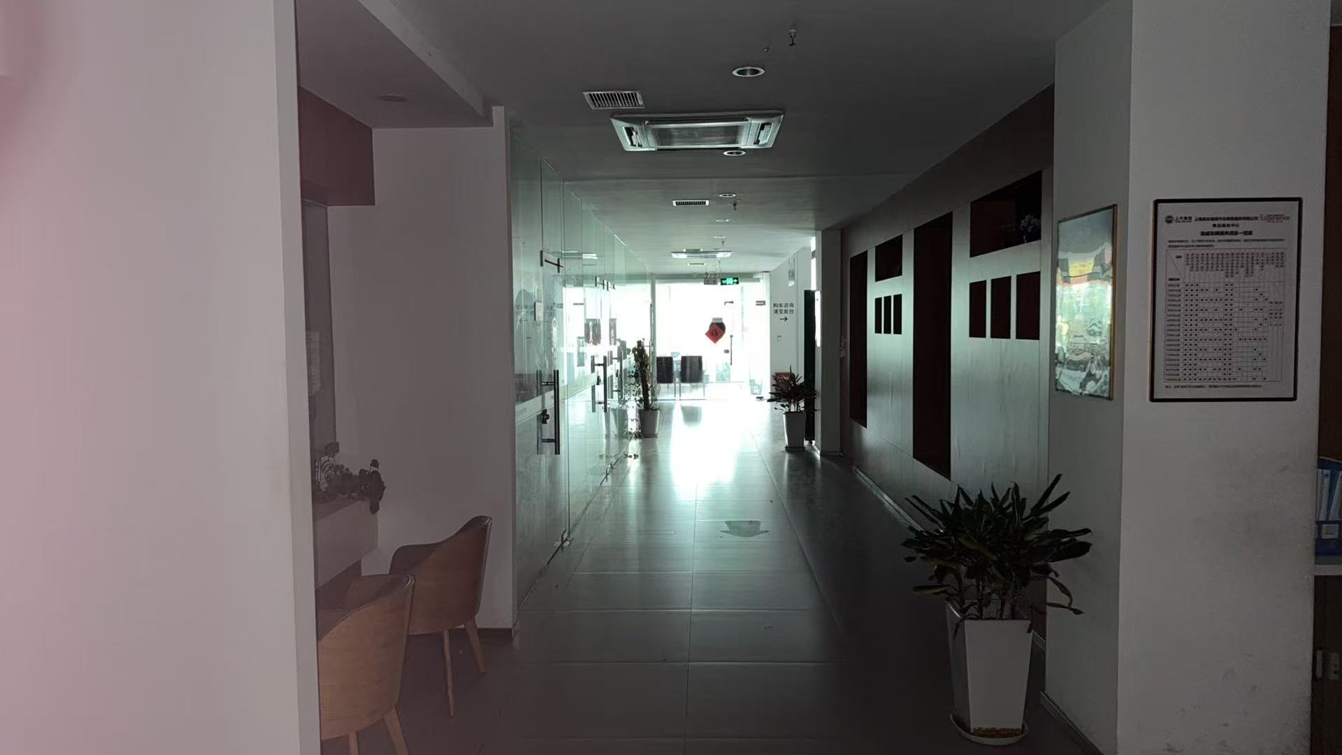 上海闵行15号线虹梅南路站50米底层办公展示商铺出租，面积1300-2000平方，租金1.3-2.0元-产联社