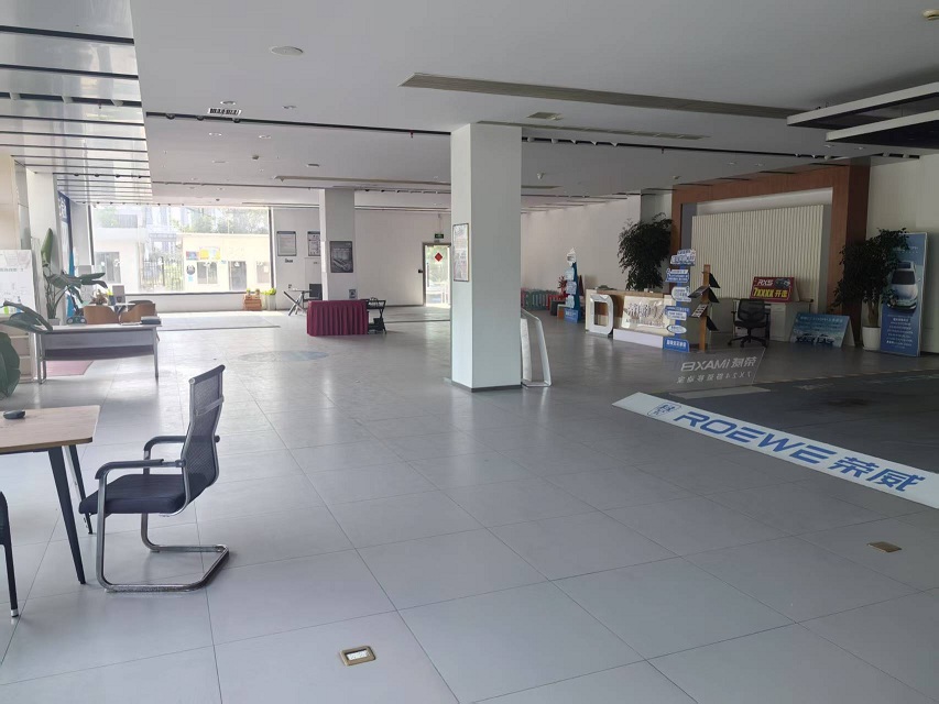 上海闵行15号线虹梅南路站50米底层办公展示商铺出租，面积1300-2000平方，租金1.3-2.0元-产联社
