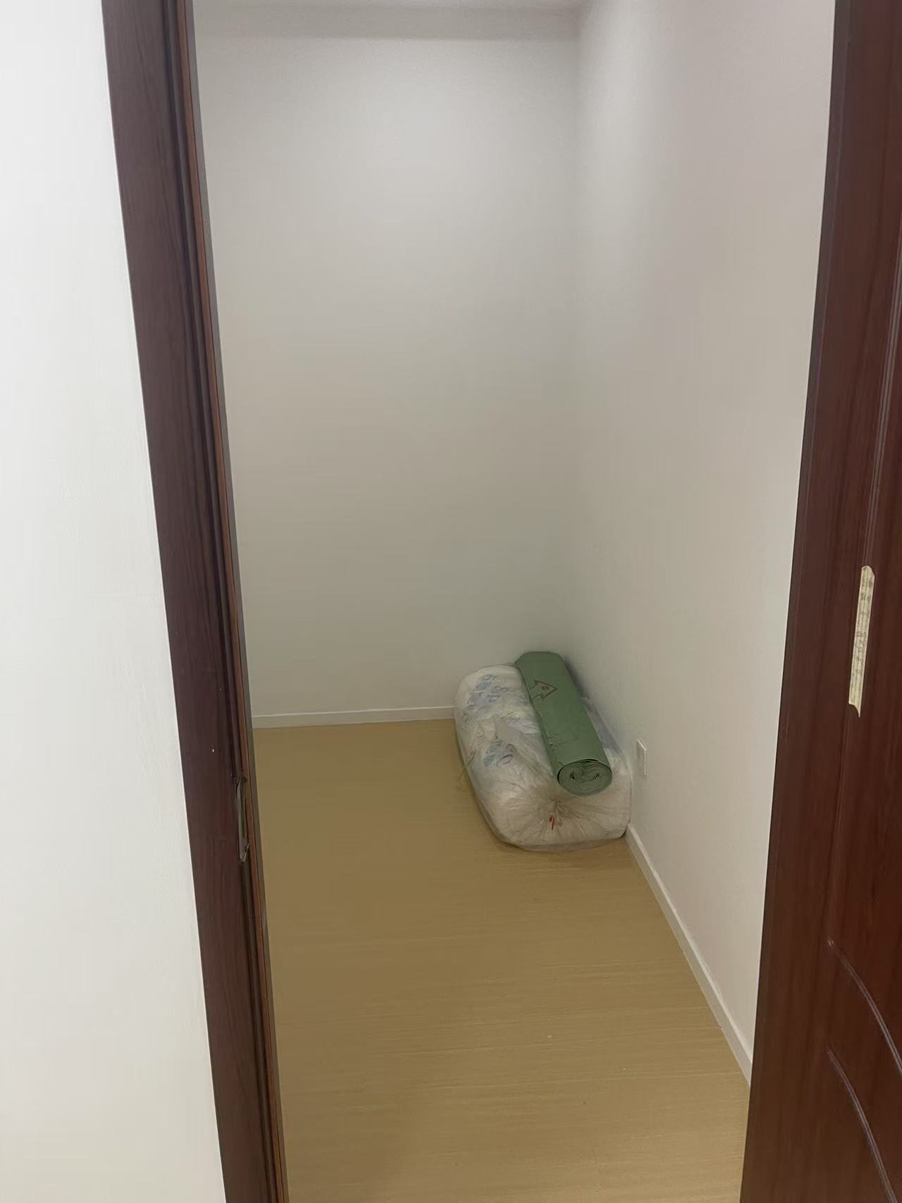 上海嘉定14号线嘉怡路站400米华拓大厦106平方精装修办公室5500元含物业特价出租-产链社